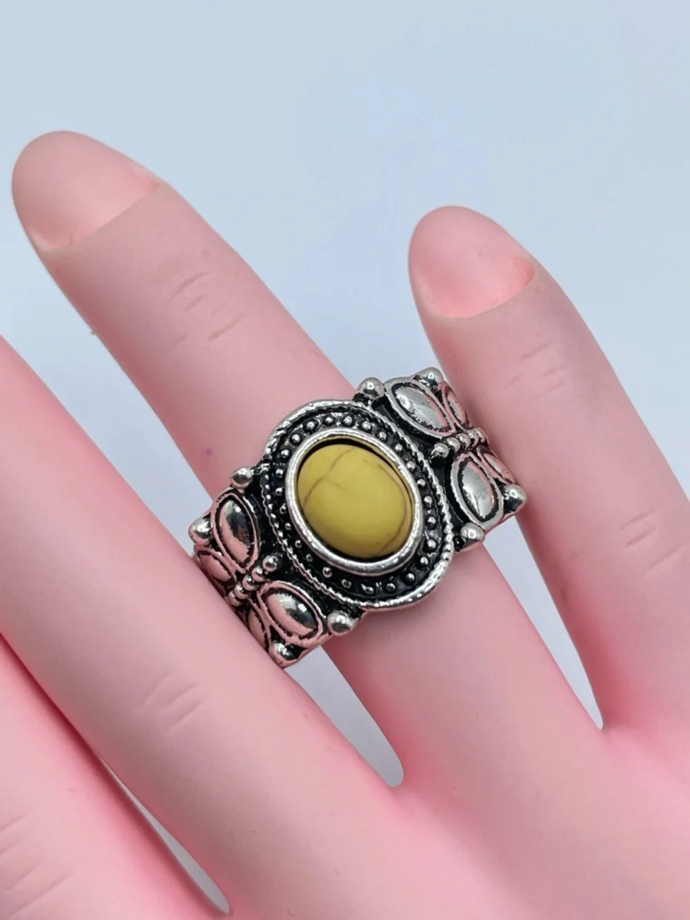 Silver Tone Yellow Howlite Stretch Ring Boho Statement